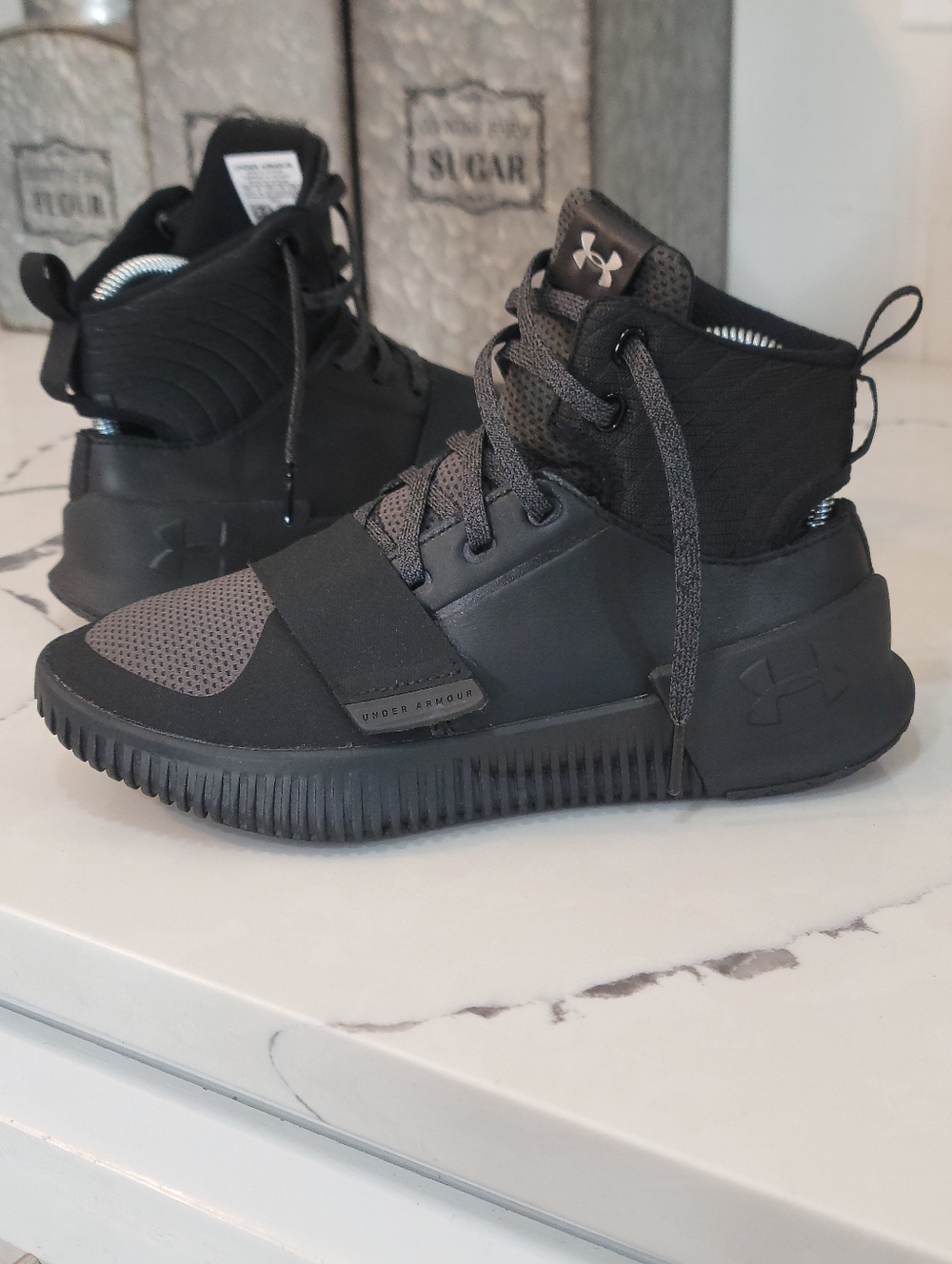 Under Armour Ultimate Speed Mid Trainer. (Rare) Wmns 6.5